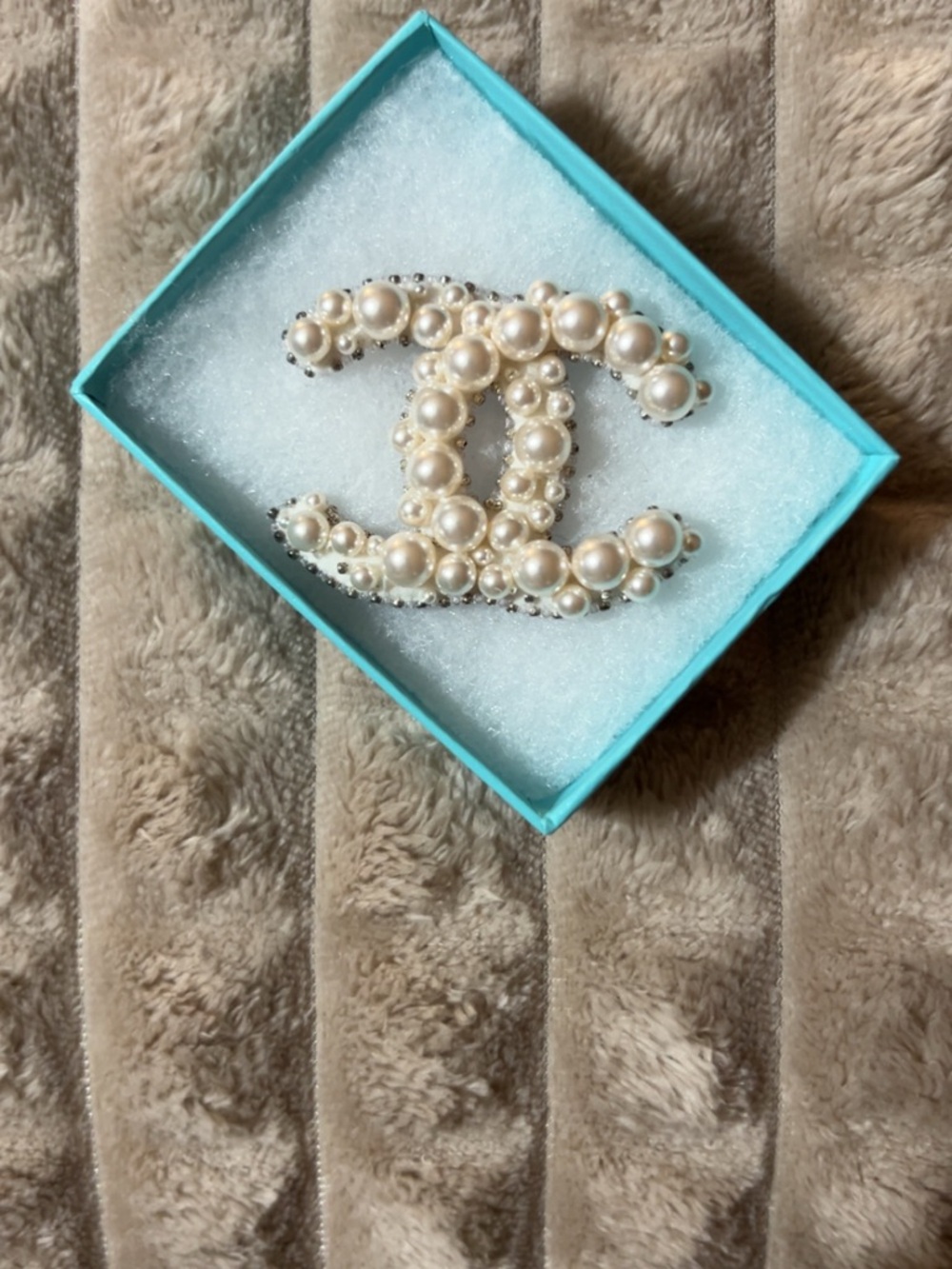 Pearl Double-C Logo Brooch - Ivory Pearls